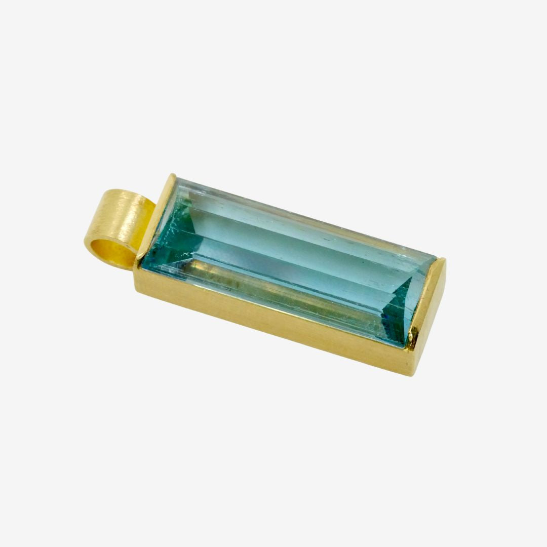 Aquamarin Anhänger 750er Gold mit Halsreifen