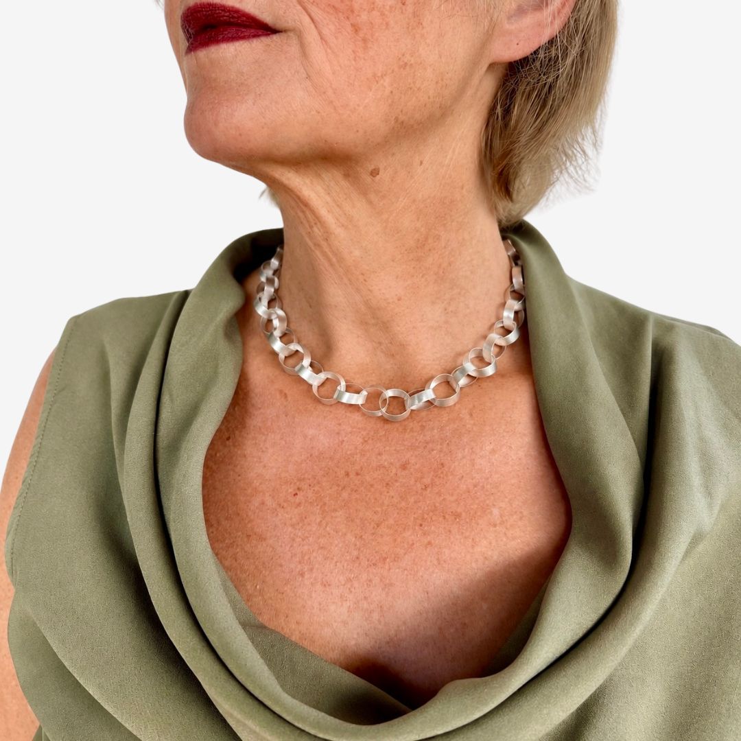 Großes Silber Collier