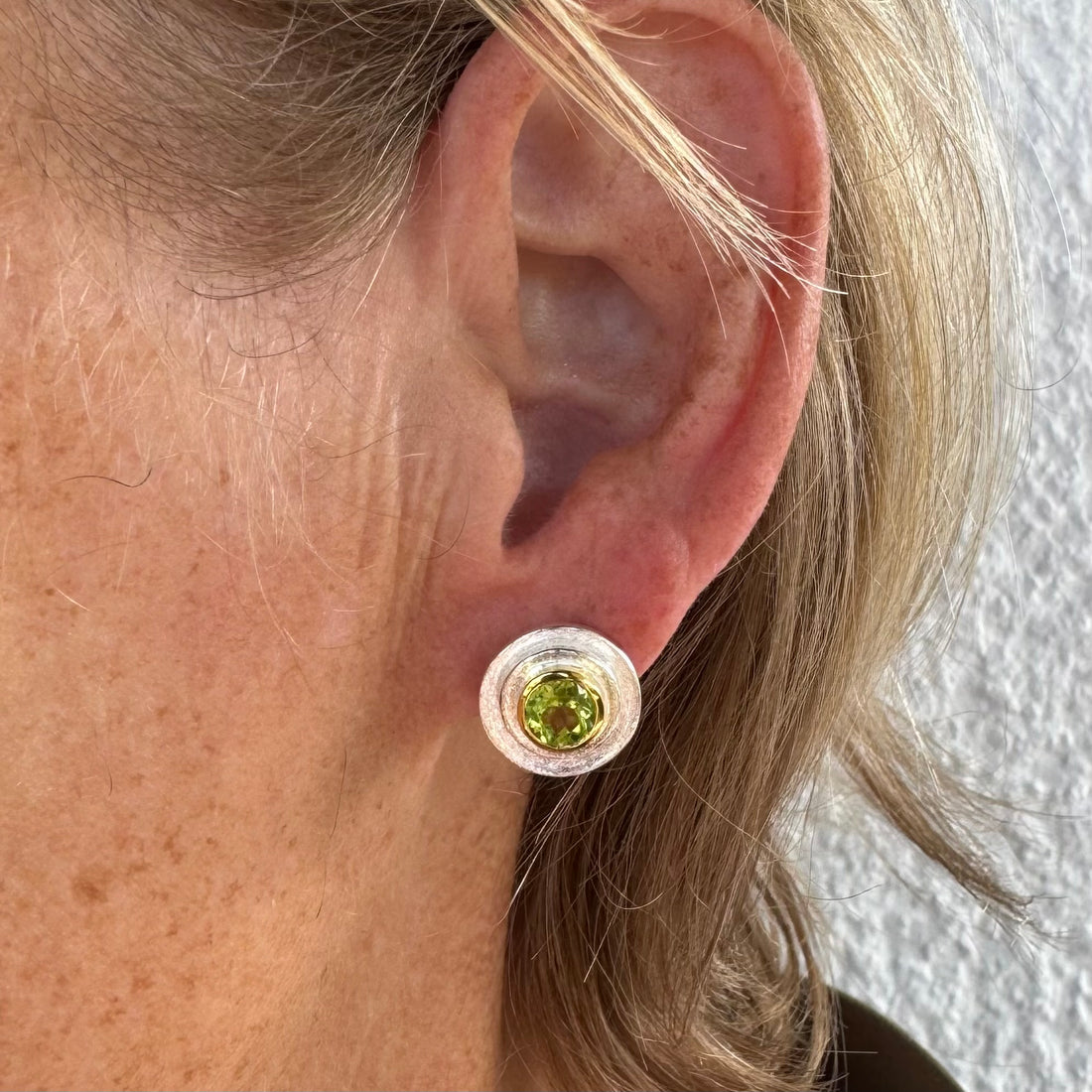 Ohrstecker Peridot Bicolor