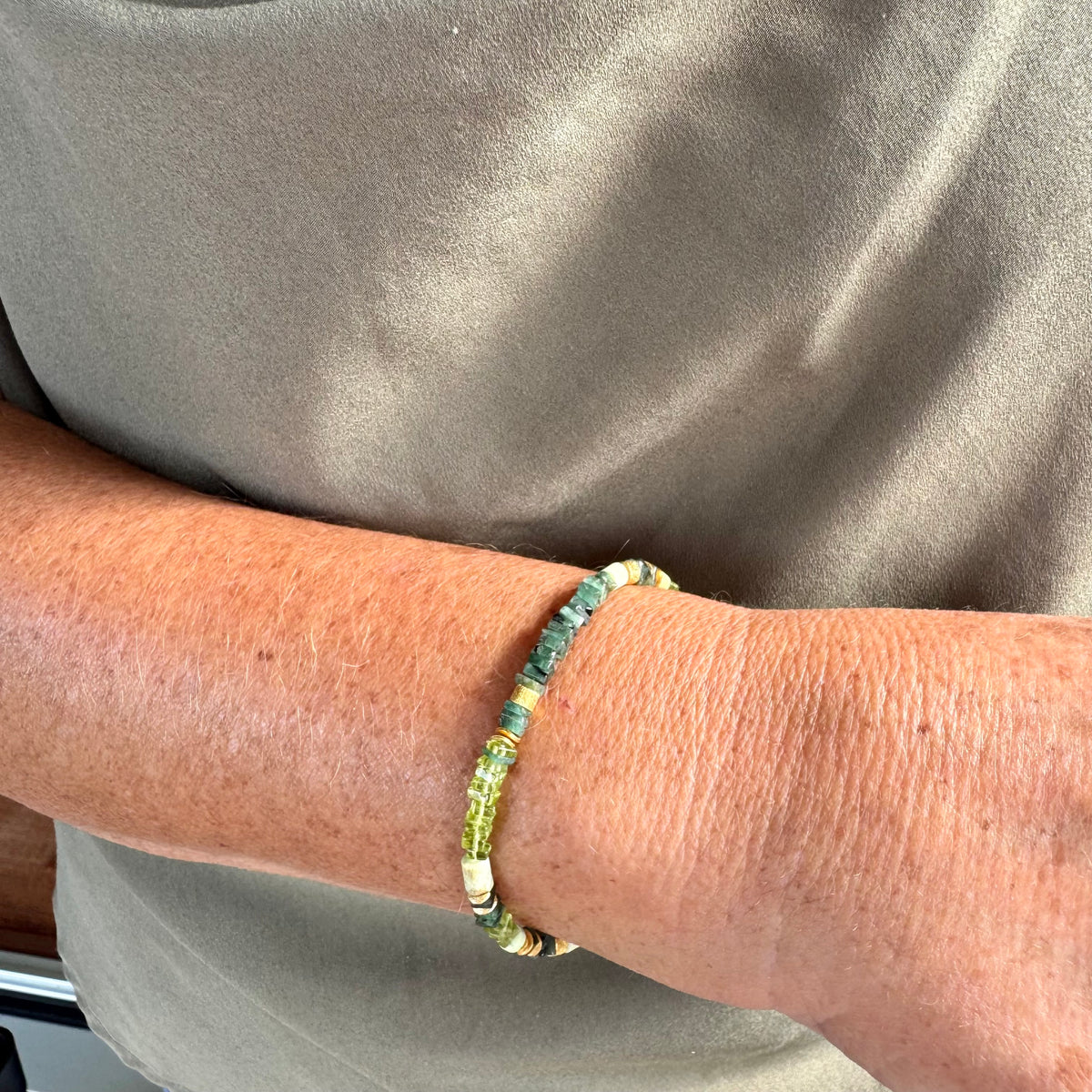 Smaragd und Peridot Armband Gold