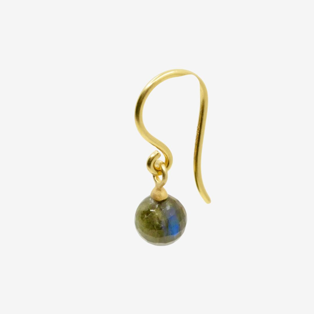 goldene Hängeohrringe mit Granat oder Labradorit